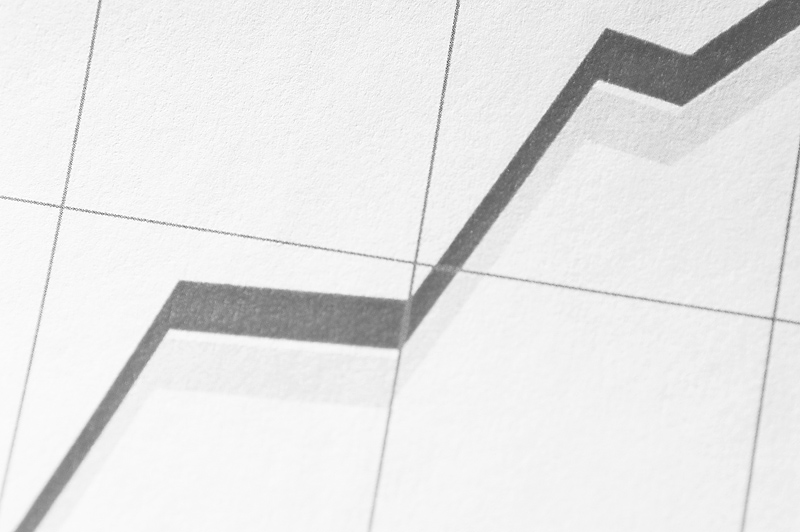 Jobless claims increase in Maine as they fall nationally