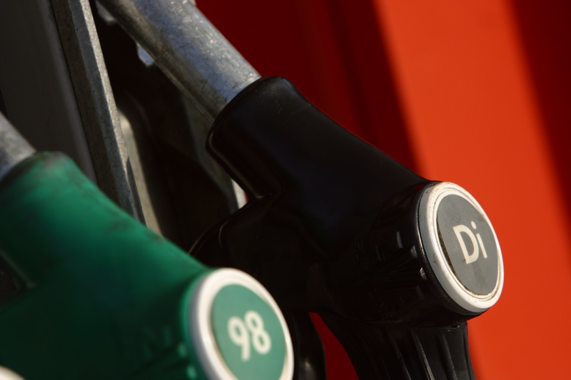Gas prices increase slightly in Maine