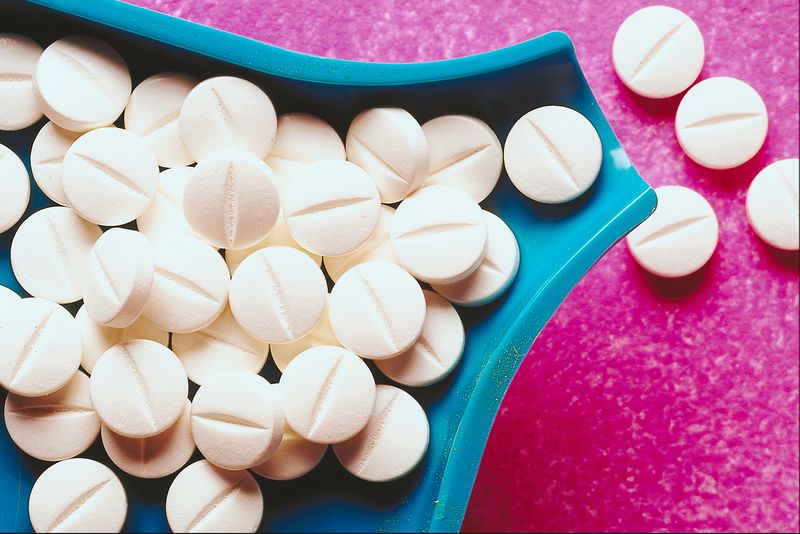 Report: Opioid Prescribing Declined Sharply Last Year