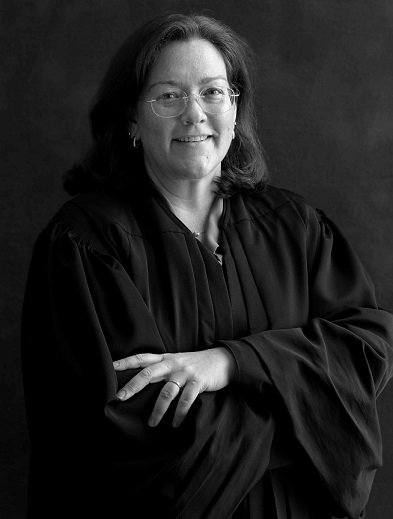 Chief Justice, Not Governor, to Swear-in Maine Lawmakers