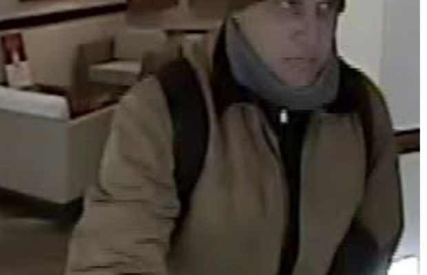 Portland Police Search For Bank Robbery Suspect | Newsradio WGAN