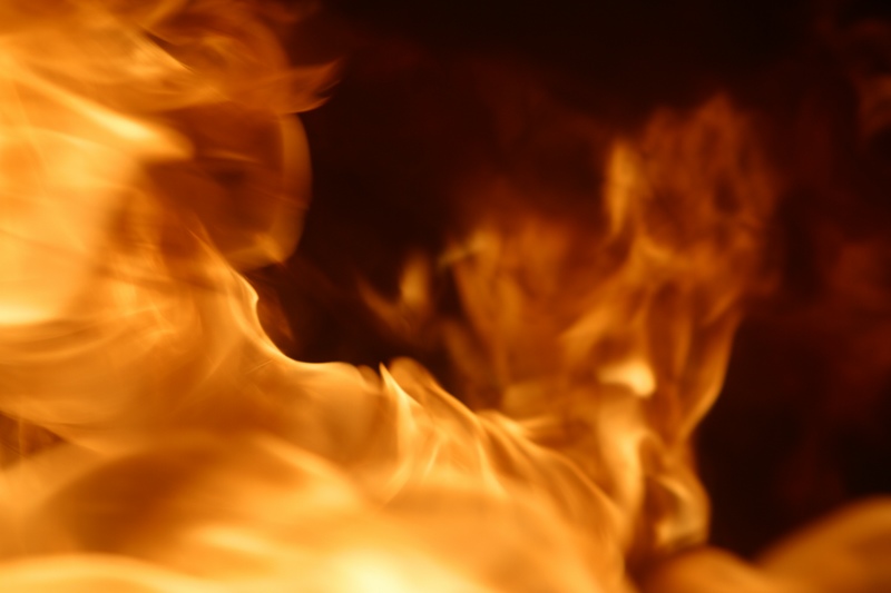 West Minot fire destroys building that housed store, post office