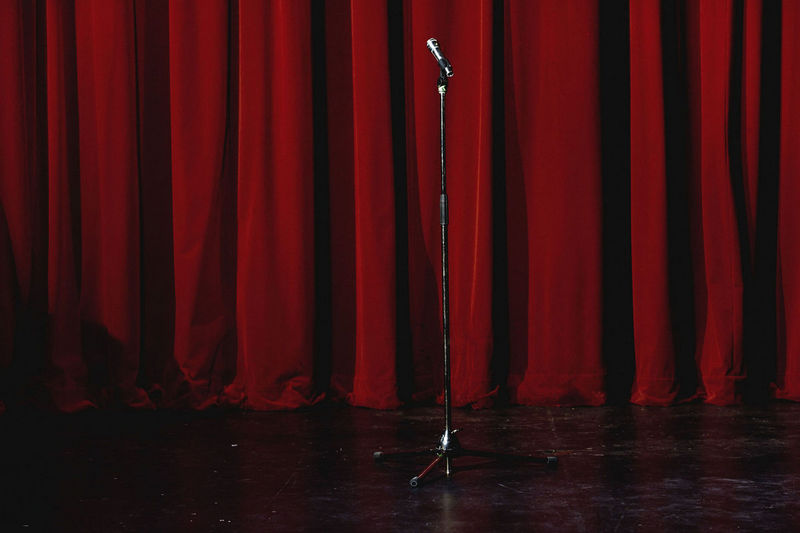 Mueller report aired on stage but there’s no packed house Mueller report aired on stage but there’s no packed house