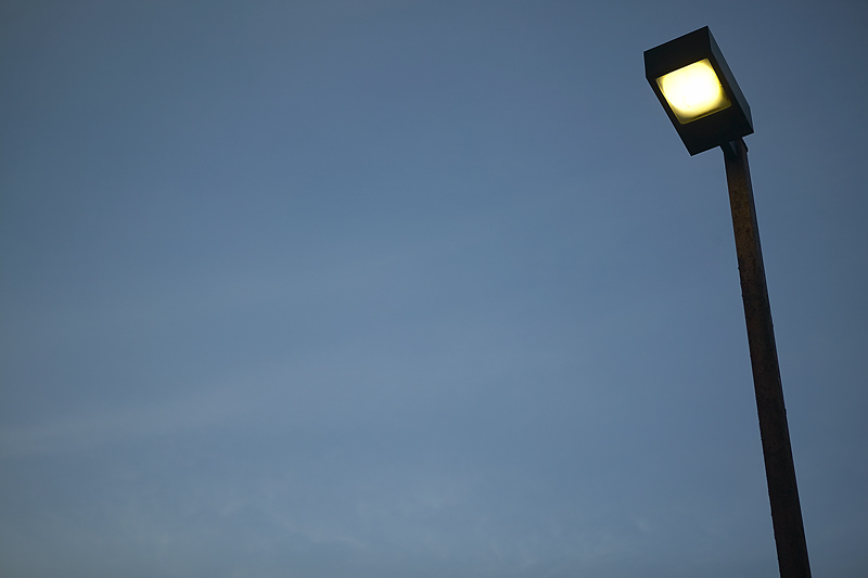 Dispute leaves streetlights off in Maine city