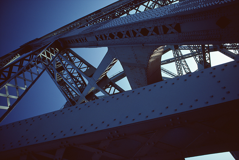 Company uses composites to simplify bridge construction