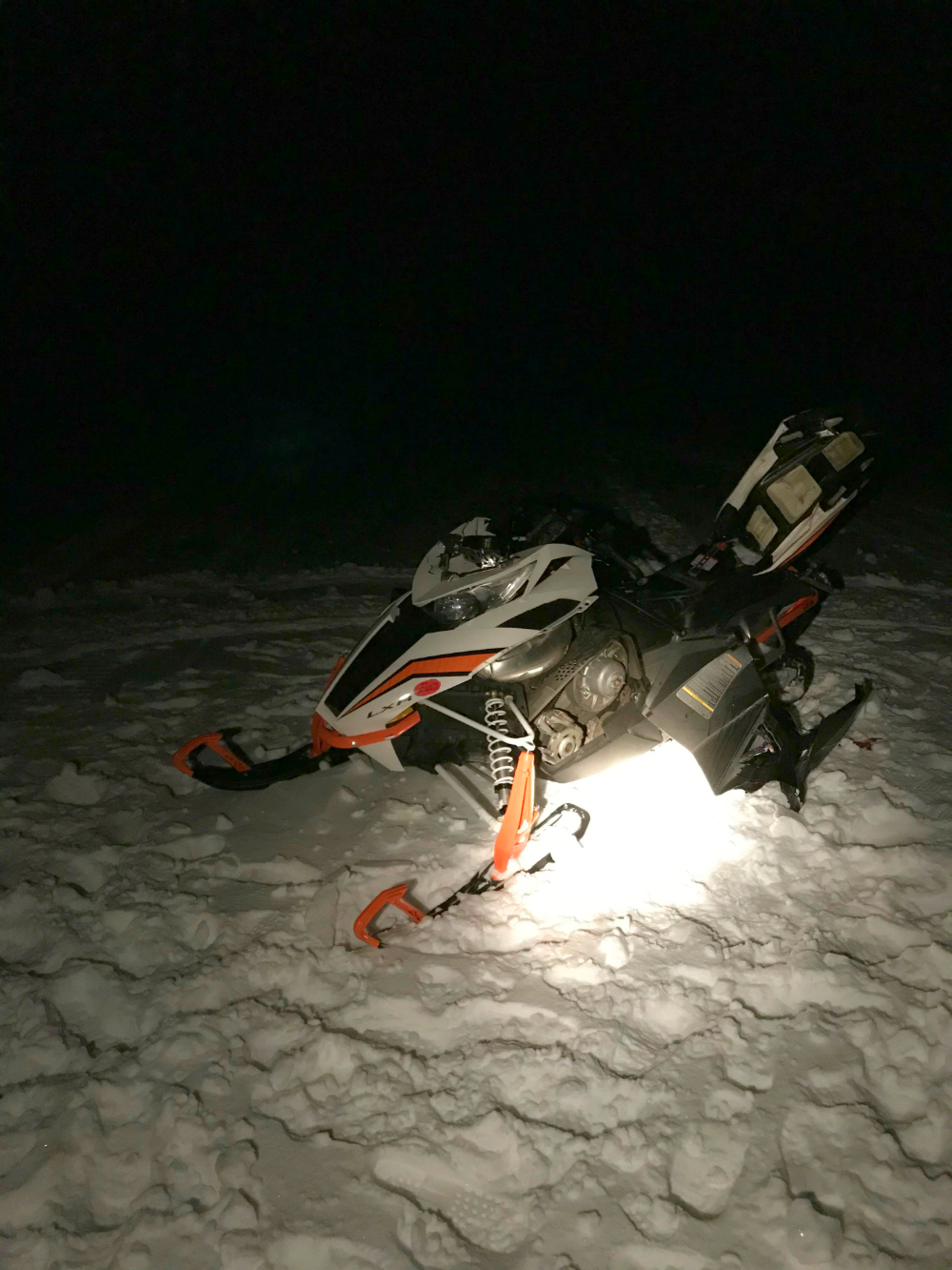 Man killed in Maine snowmobiling crash on Moosehead Lake