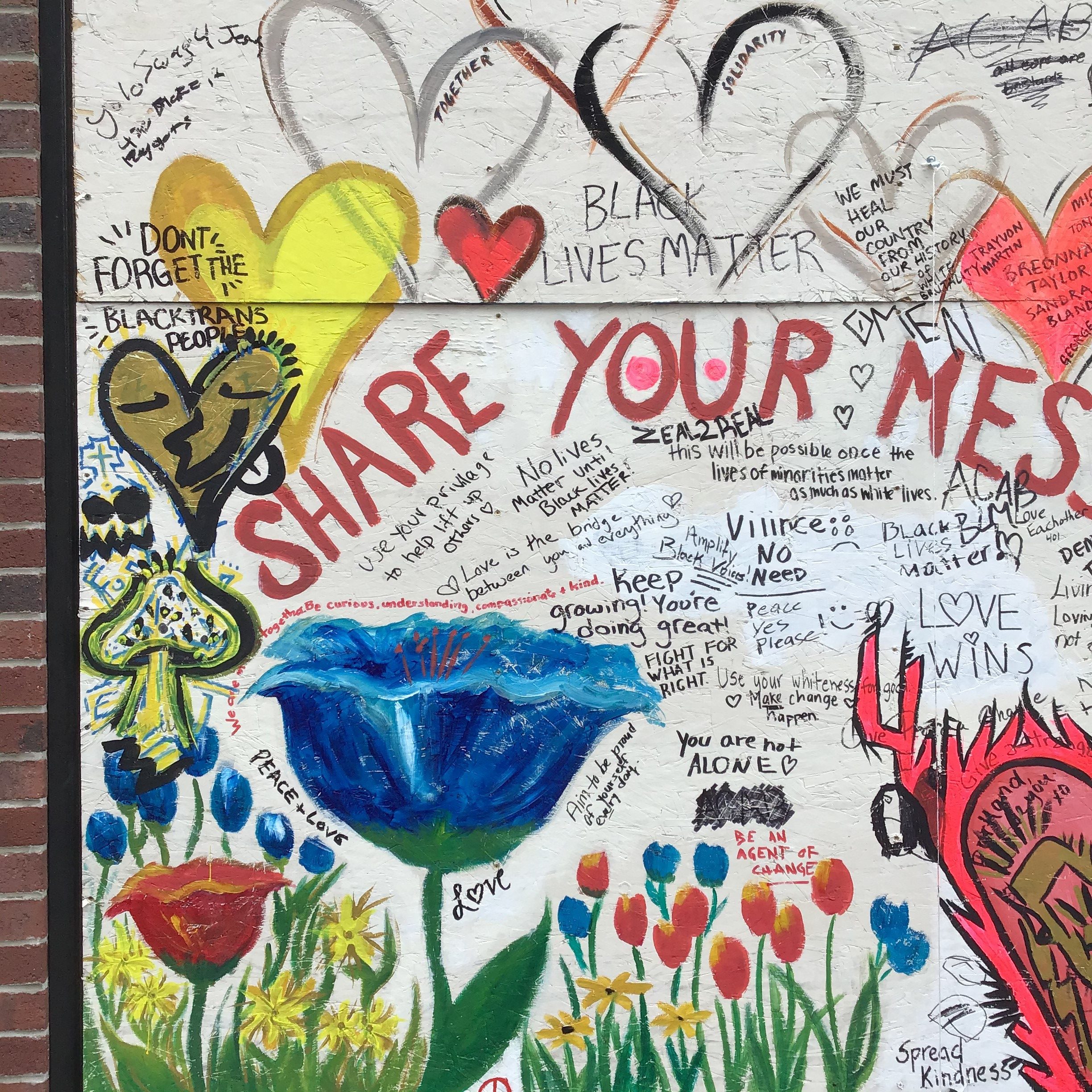 Portland art gallery owner turns boarded-up window into public mural