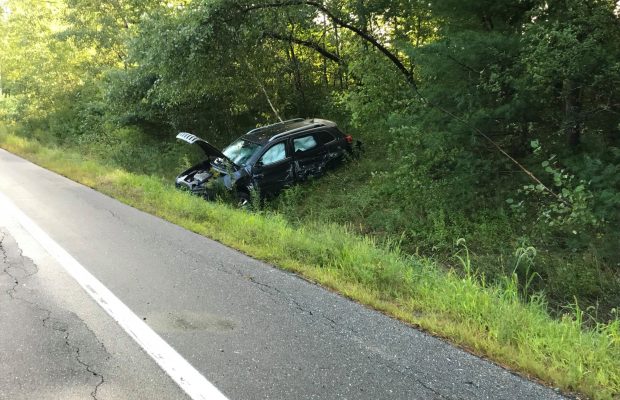 Head-on crash leaves two injured in Kennebec County | Newsradio WGAN