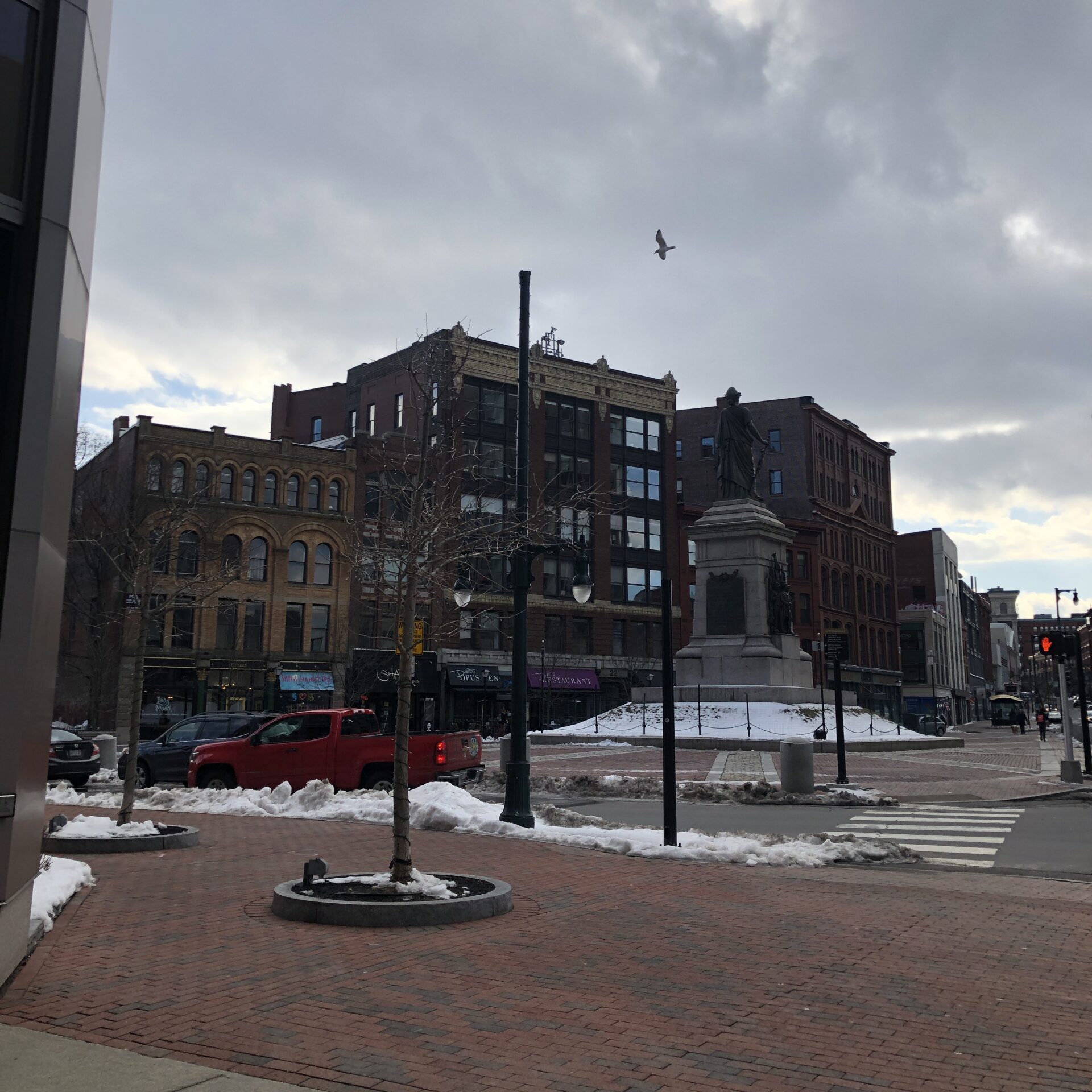 Portland City Council approves fines for owners of vacant storefronts