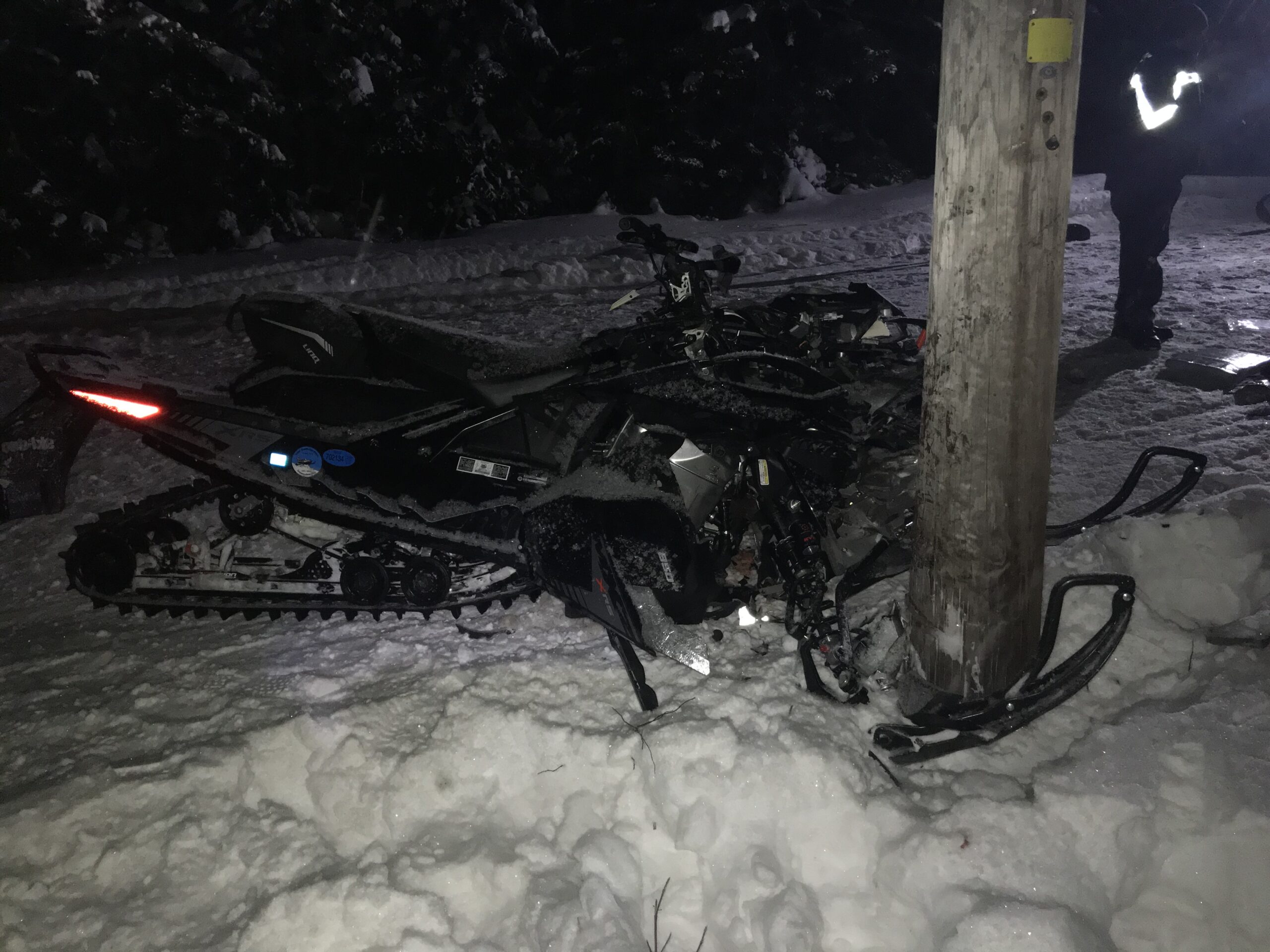 Connecticut man dies in snowmobile crash in rural Maine