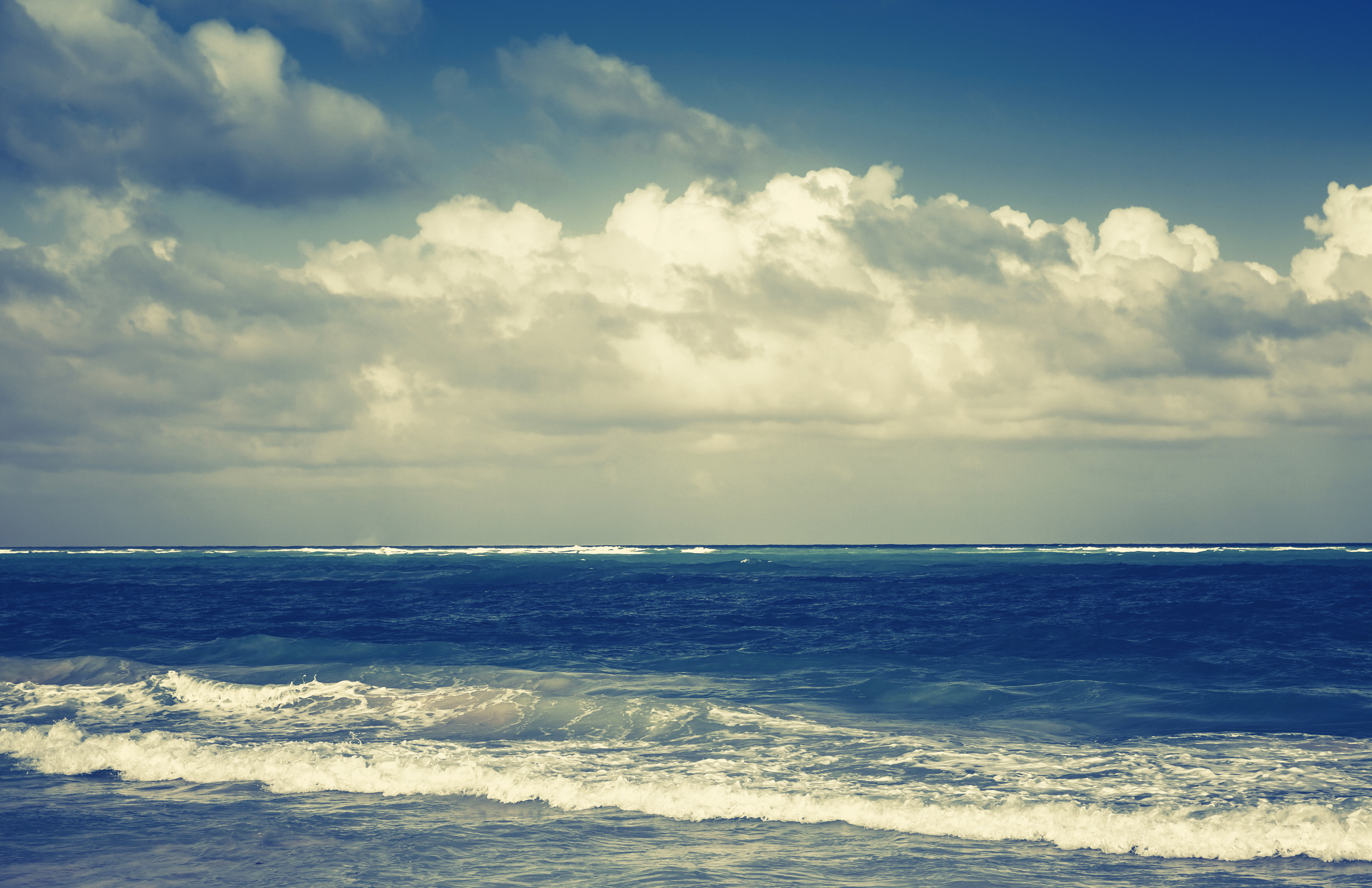 Maine Gov. seeks to broker peace between fishermen, wind power proponents