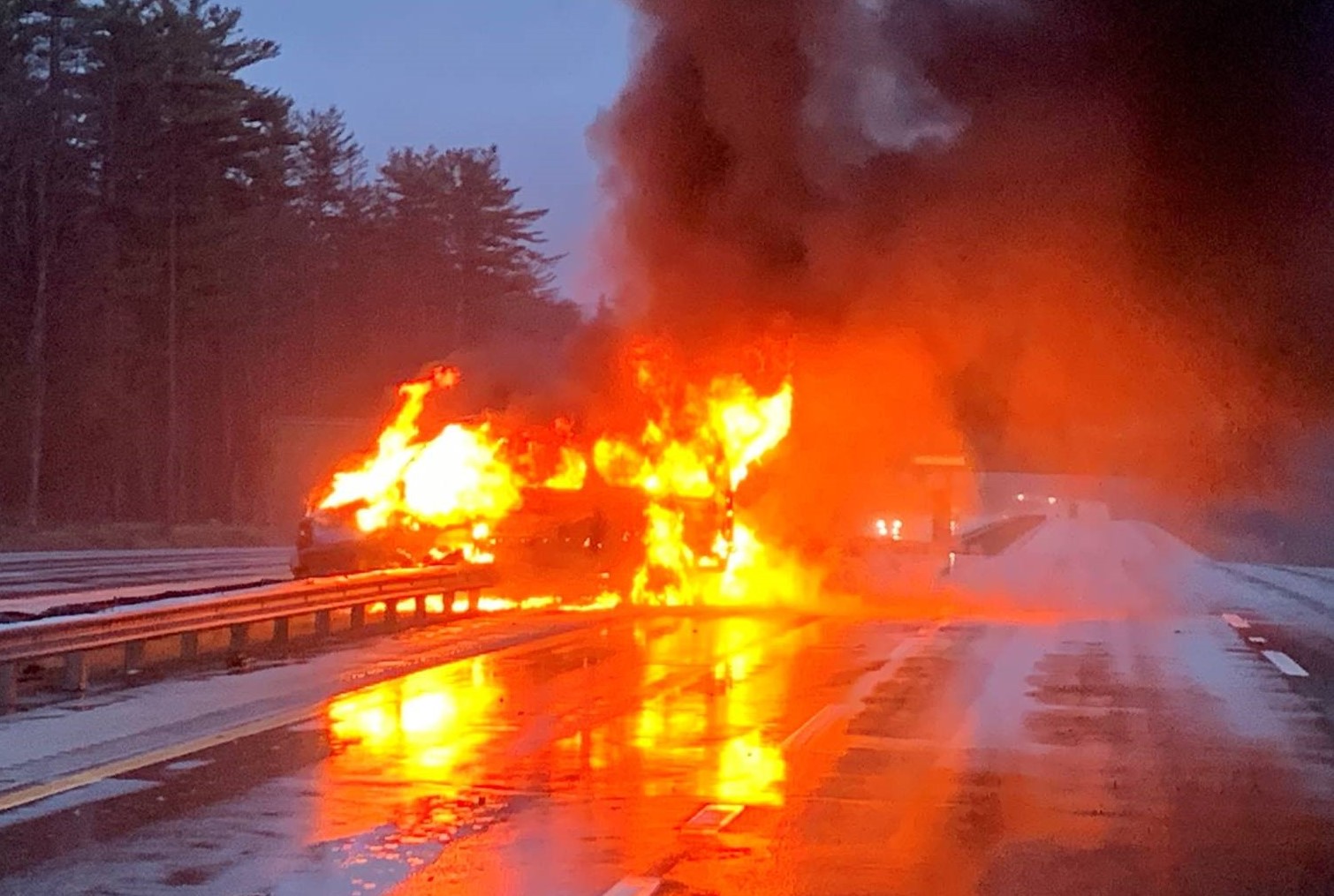 3 hydroplaning accidents reported on Maine Turnpike, including one fiery crash