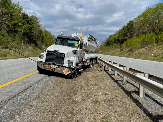 No injuries after tractor-trailer carrying explosives goes off the road in Sabattus