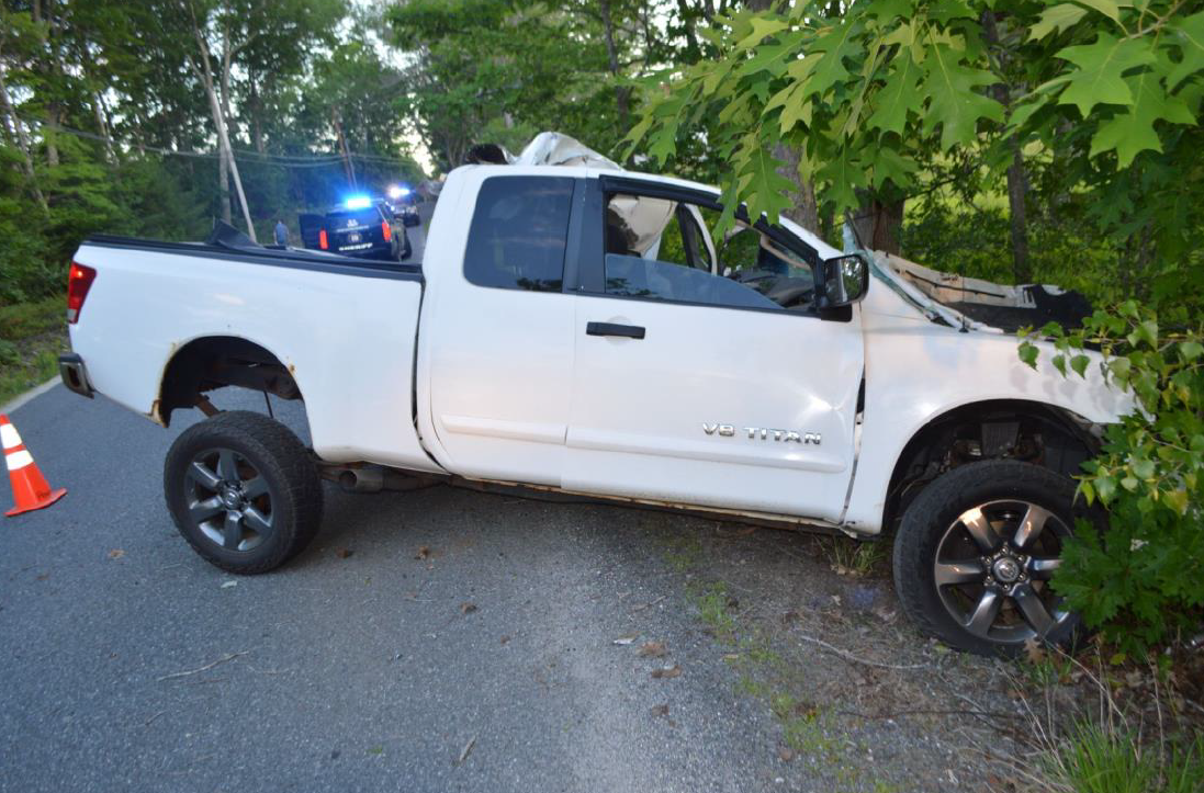 Driver killed after striking tree in Pownal