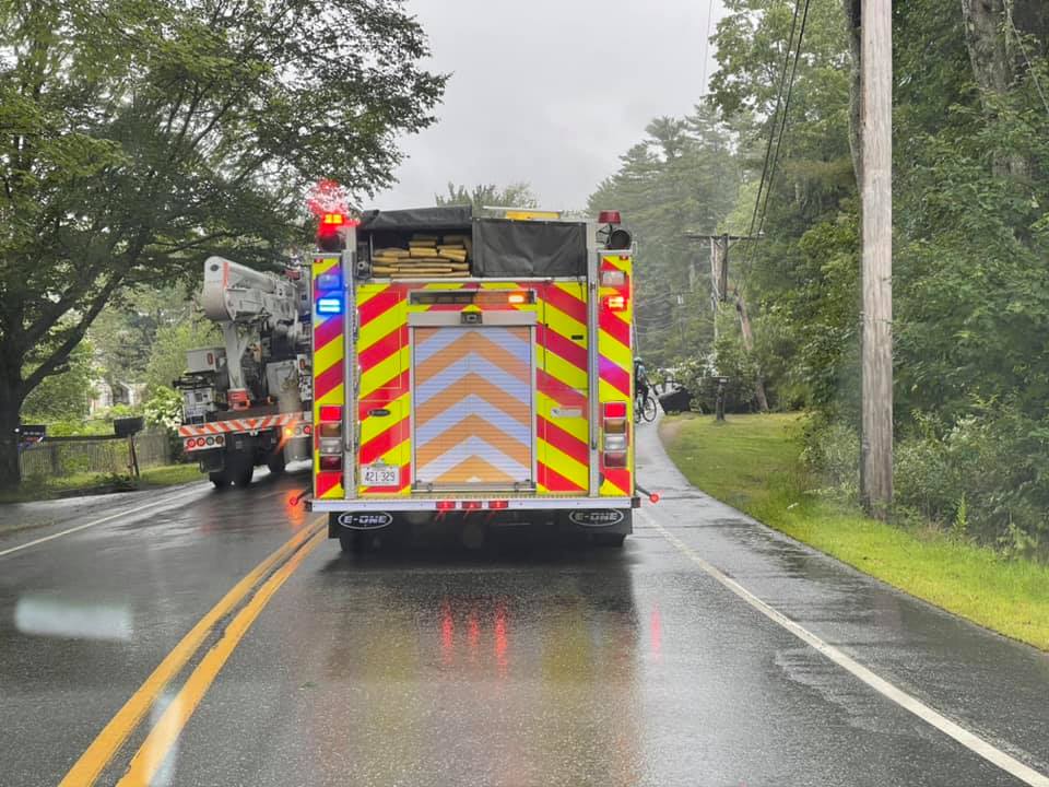 Brunswick woman injured after crashing into utility pole