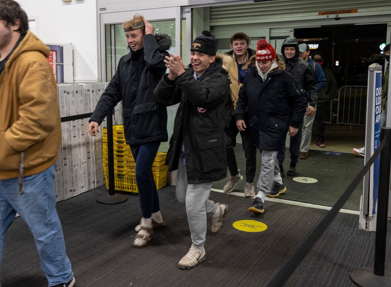 Mainers head out on Black Friday despite pandemic, supply chain issues