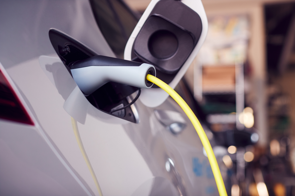 Sen. Angus King calls on DOD to switch to electric vehicles