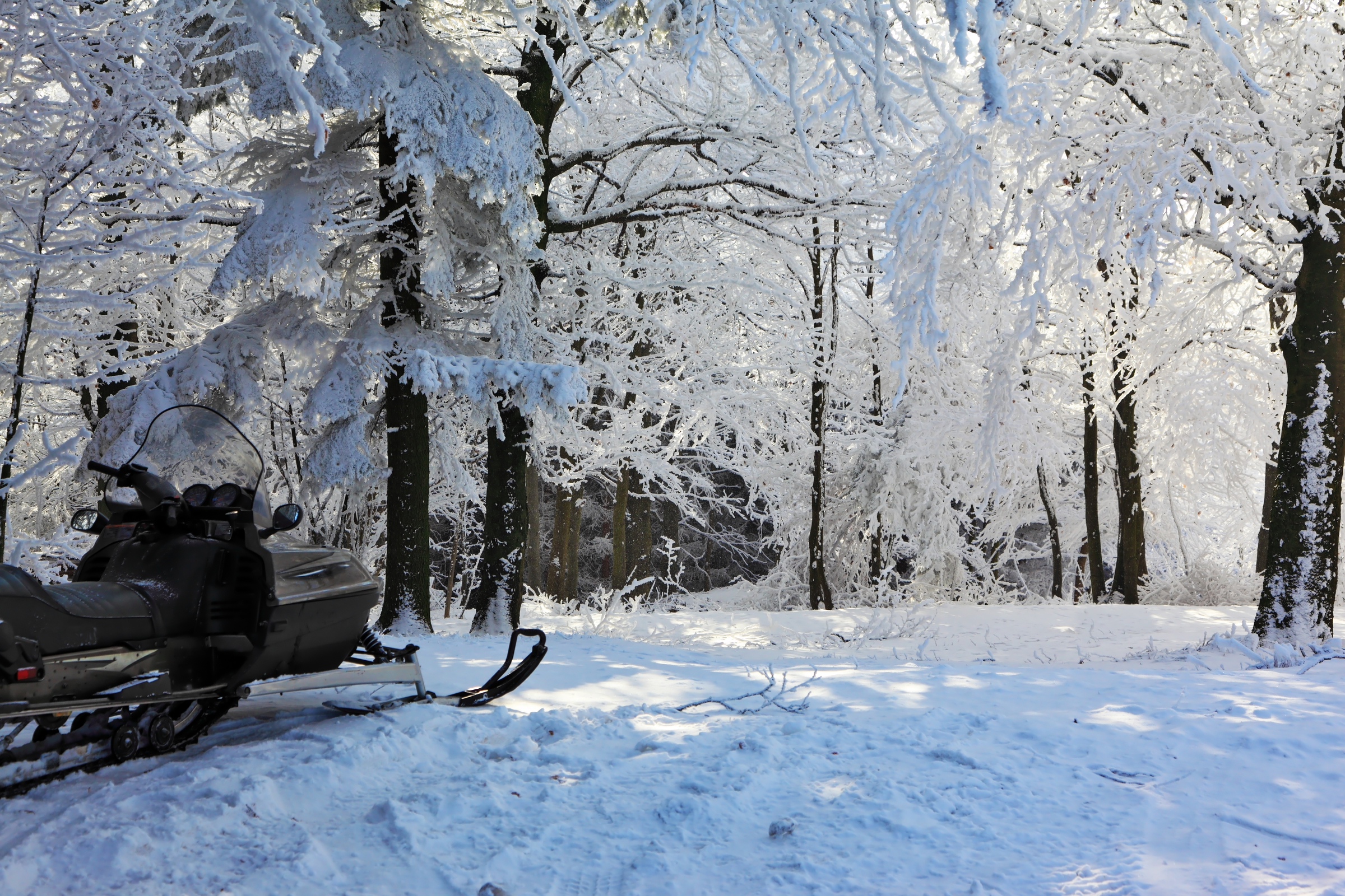 Man dies in Harrison snowmobile crash