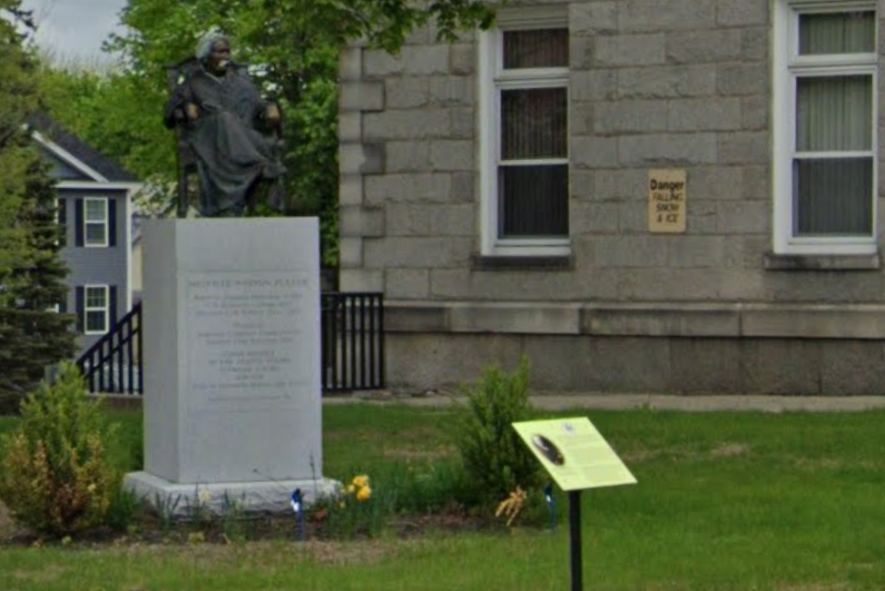 Statue of segregationist justice removed from court grounds