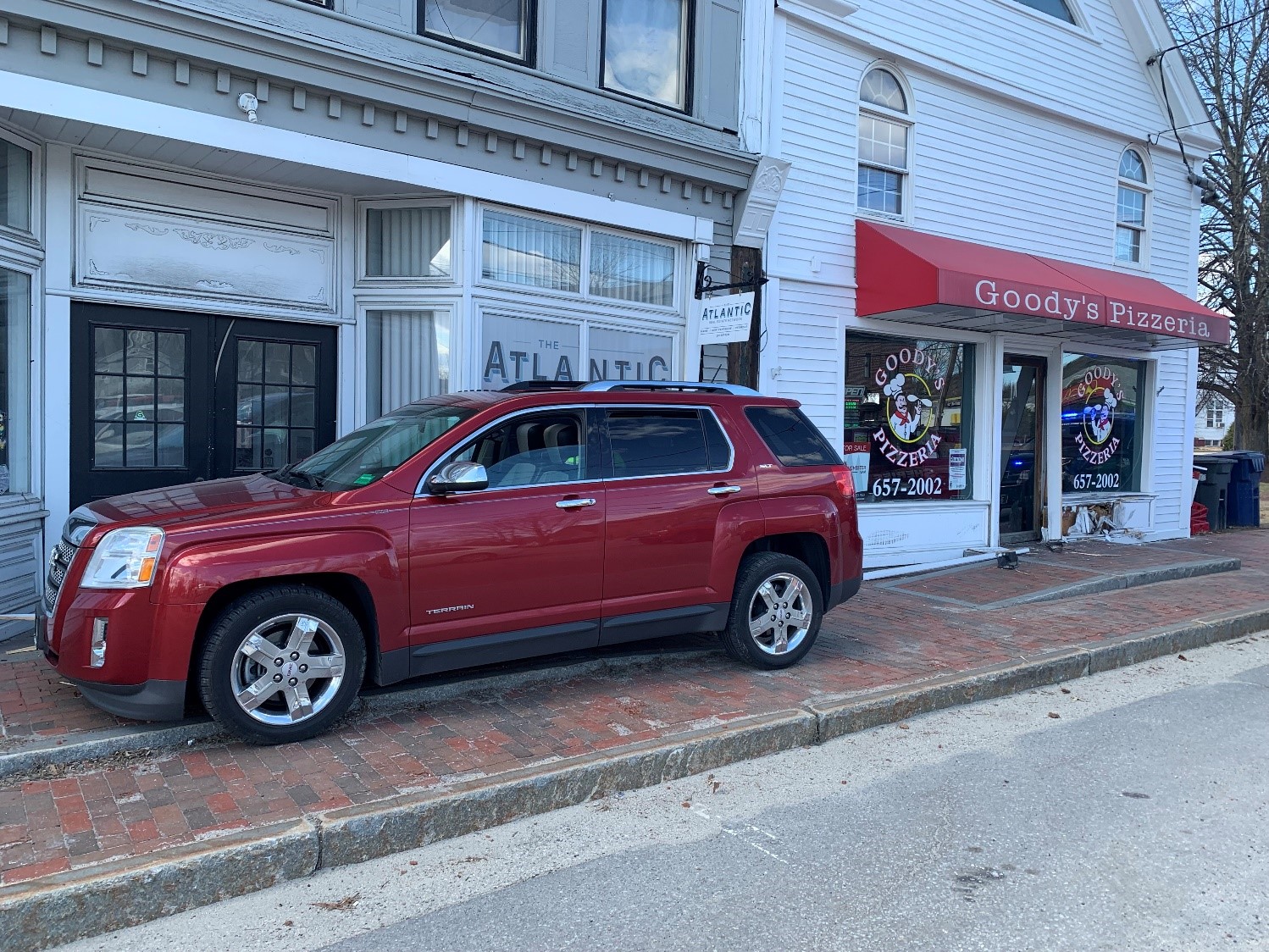 No injuries after truck crashes into building in Gray