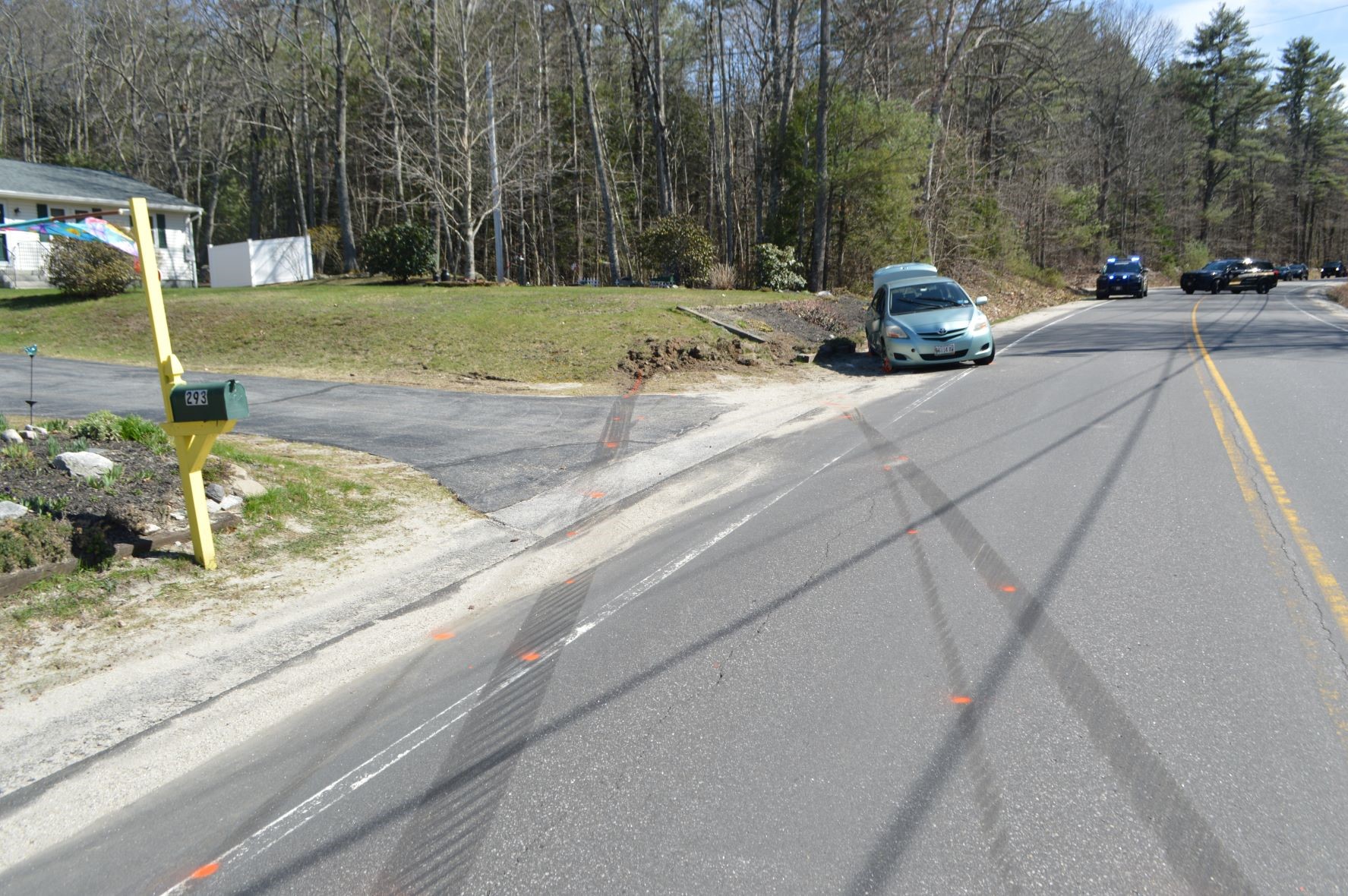 Single-vehicle crash in Raymond sends woman to the hospital