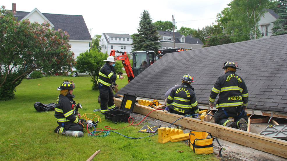A Rockland worker dies of his injuries in a garage collapse