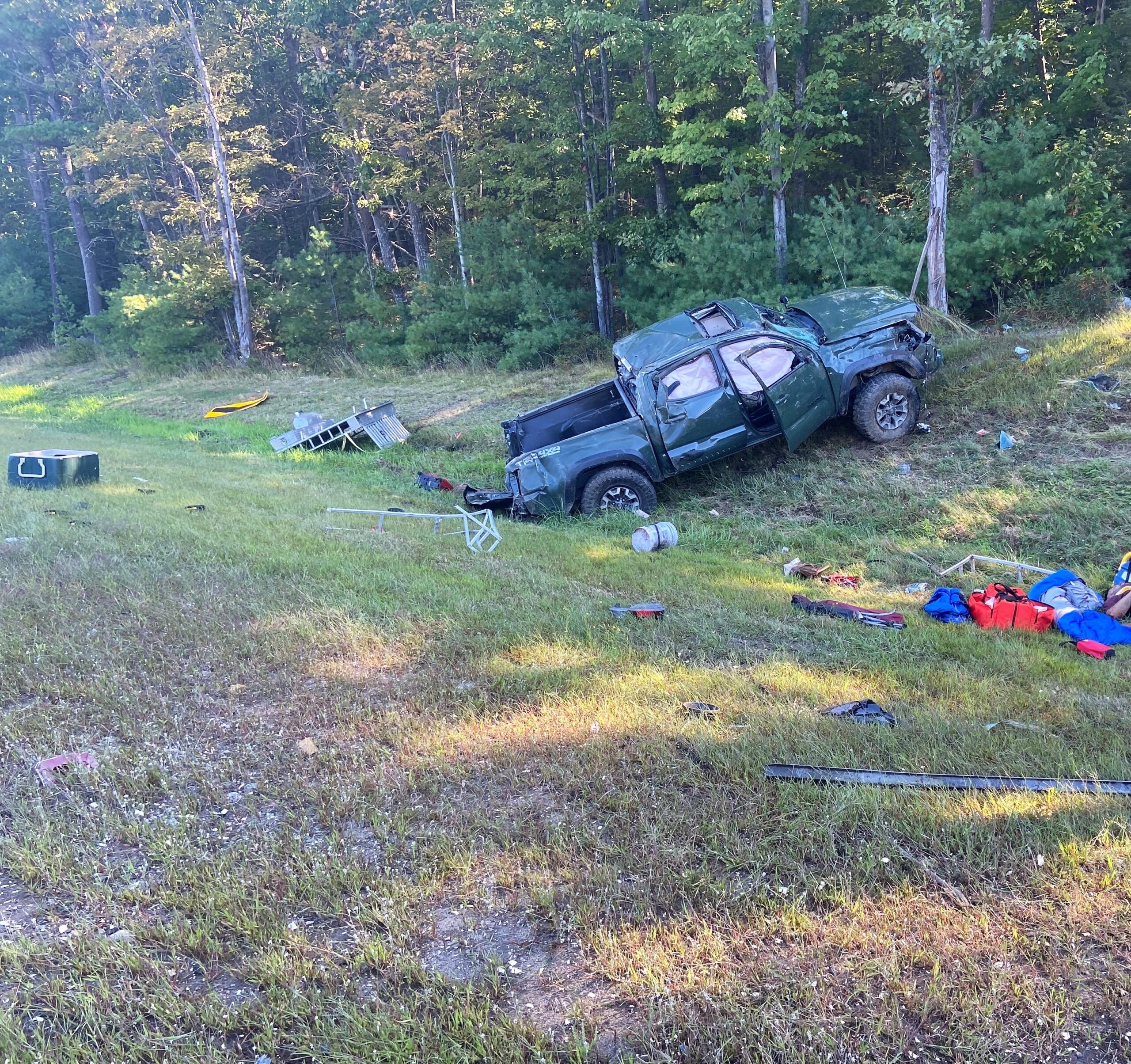 Hunting dogs go missing after turnpike crash in Ogunquit