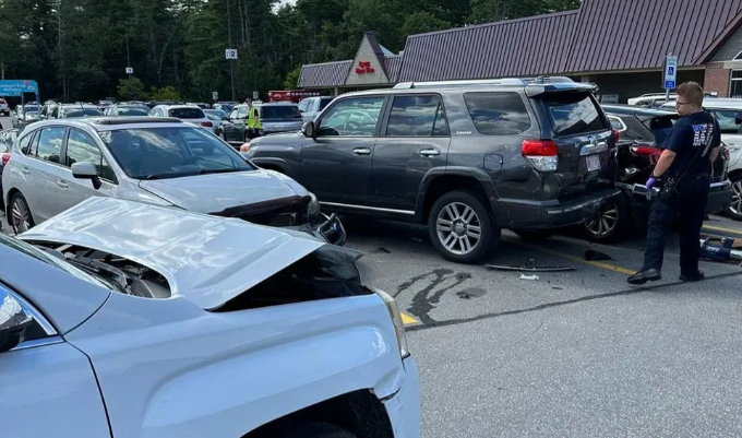 Crash in Yarmouth Hannaford parking lot leaves woman pinned between vehicles