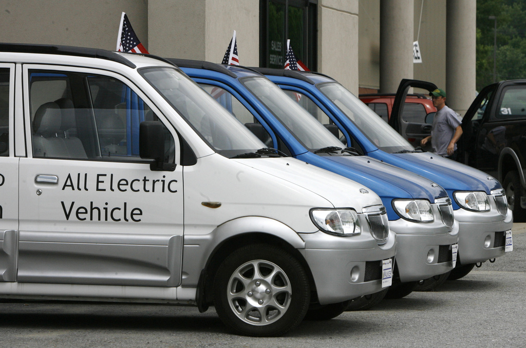 Maine panel votes against adopting stricter electric vehicle standards