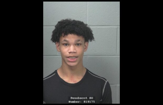 Teen pulls knife on employees while stealing alcohol from Bangor ...