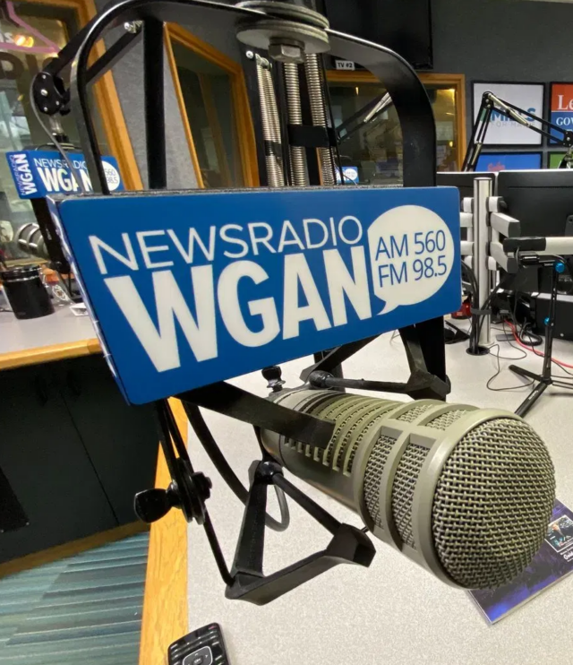 Sens. King, Collins sign on to bill to keep AM radio in automobiles