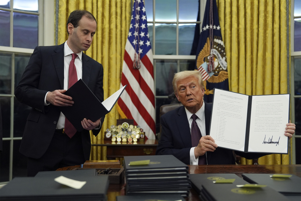 Trump grants sweeping pardon of Jan. 6 defendants