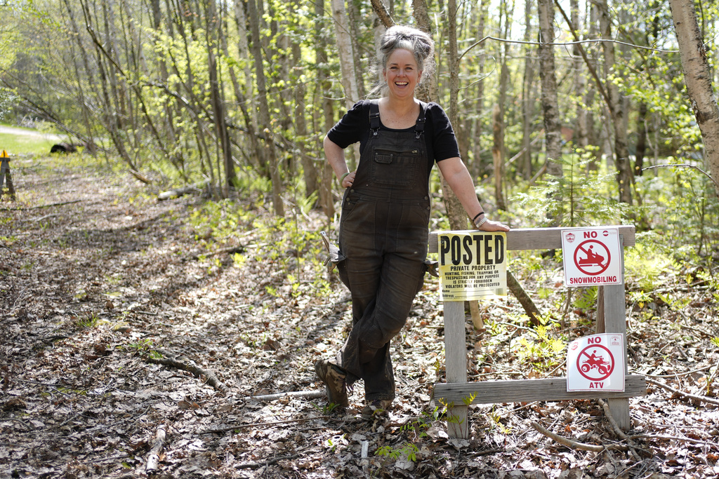 ‘Blair Witch Project’ star at center of Maine road dispute