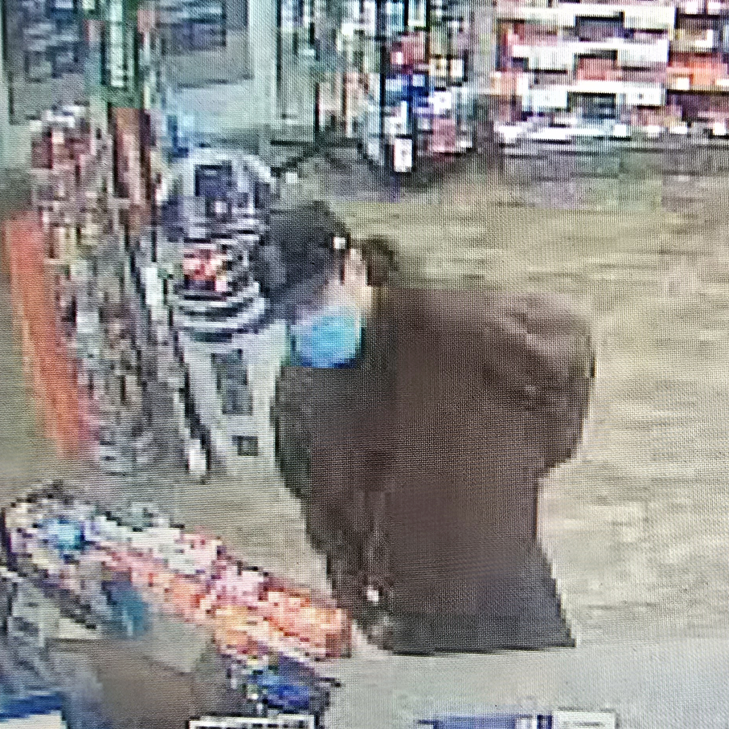 Police seek suspect accused of robbing Cumberland Farms in Portland