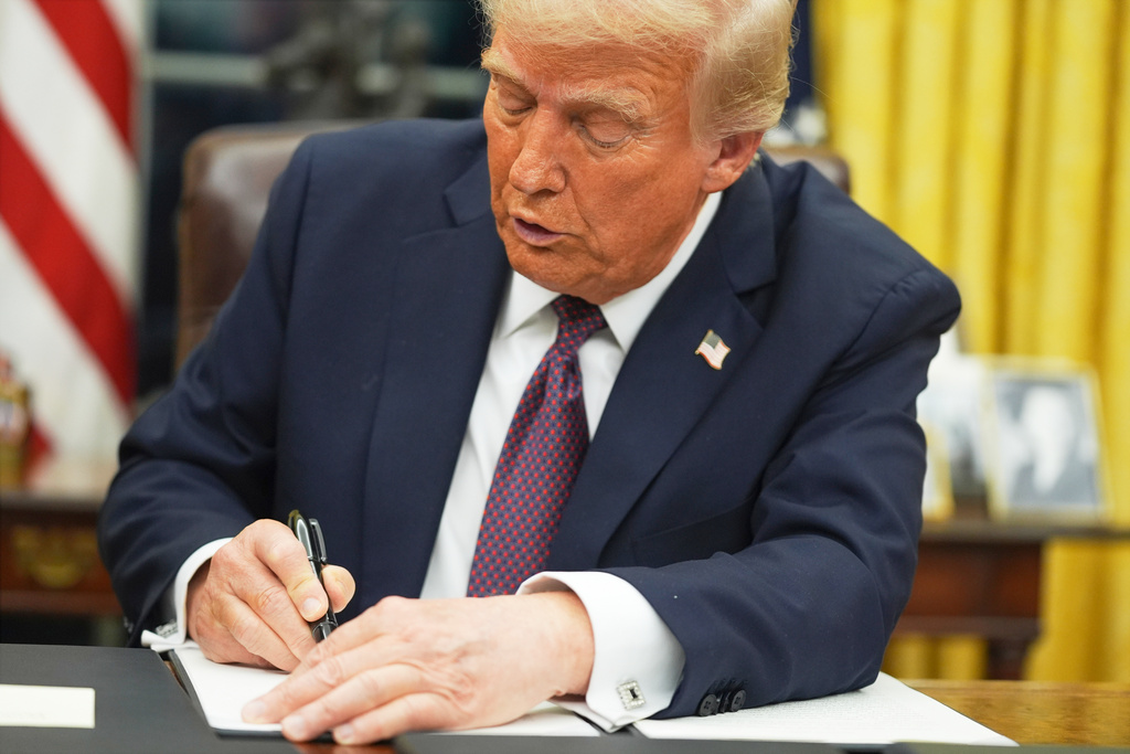 New Hampshire judge to pause Trump’s birthright citizenship order