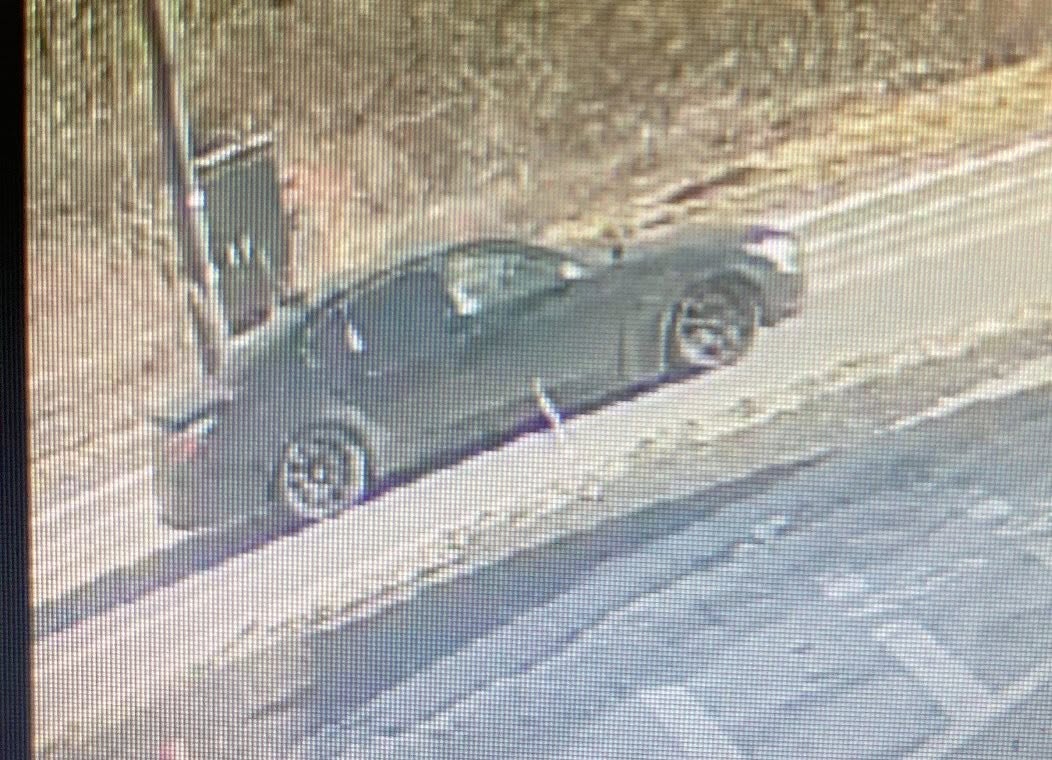 Androscoggin County Deputies Looking for People After Vehicle Burglary