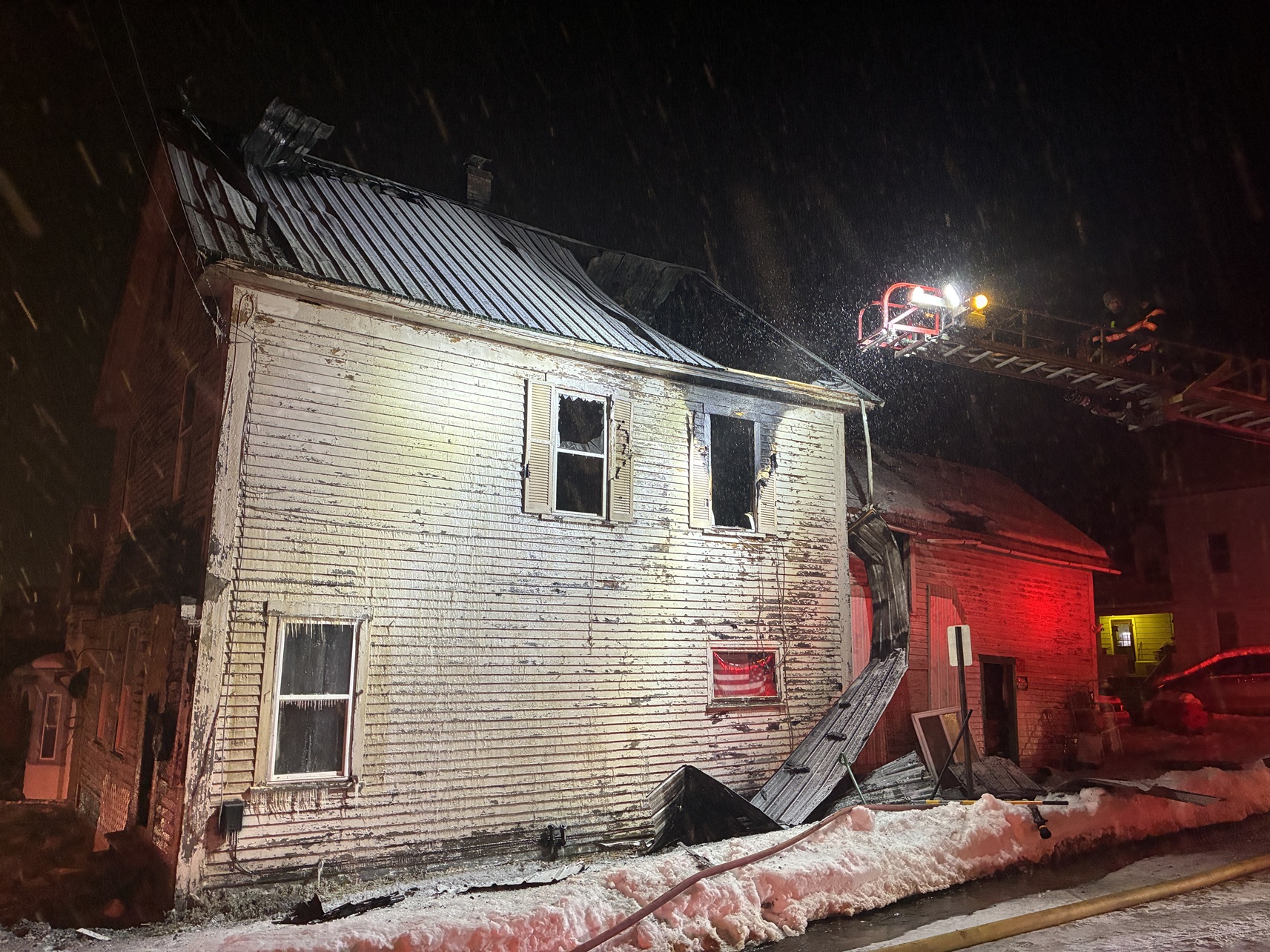 Investigators looking to identify person of interest after fire burns vacant home in Mexico