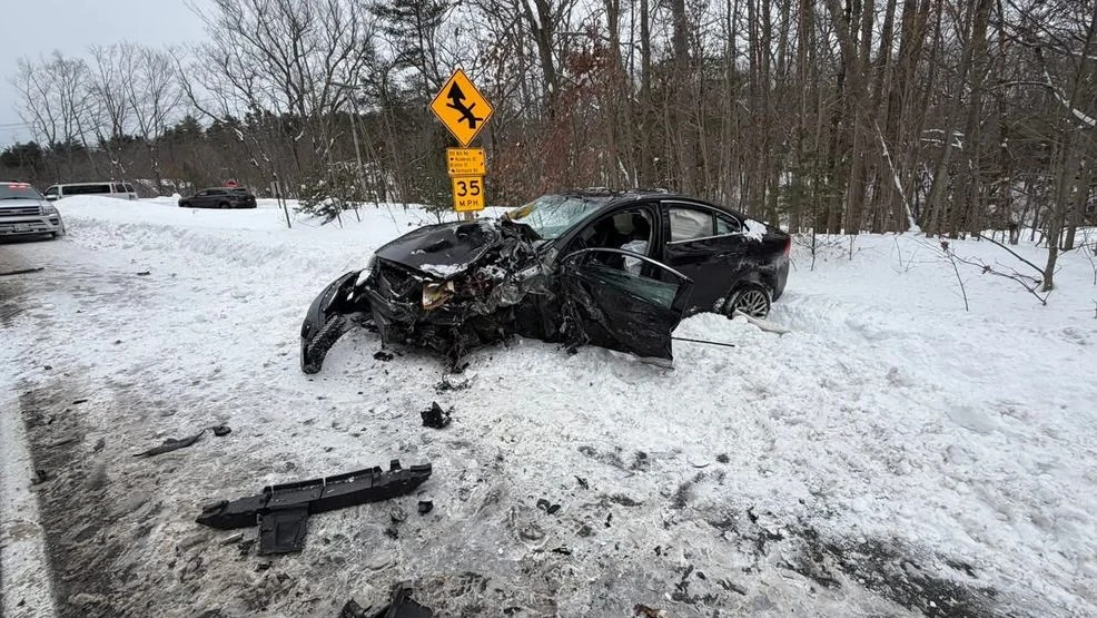 Head-on crash in South Berwick sends 2 people to the hospital