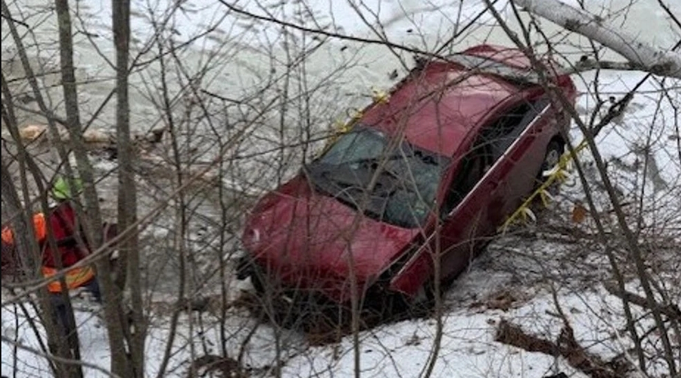 A Cars Drives Off the Road, Goes into the Sabattus River in Lisbon