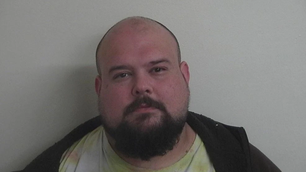 Otisfield man charged with making bomb threat toward elementary school