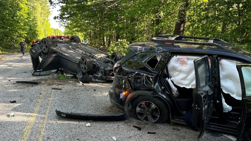 2 suffer minor injuries, juvenile charged in Raymond crash 2 suffer minor injuries, juvenile charged in Raymond crash