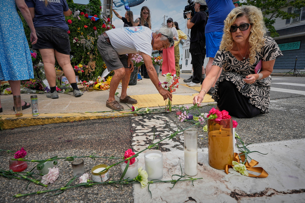 Lawmakers demand answers after report of ICE officer shooting in Maine Lawmakers demand answers after report of ICE officer shooting in Maine
