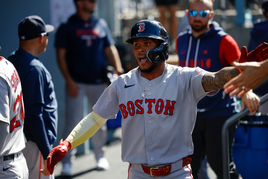 Rafaela homers for 3rd straight game as the Red Sox beat the Dodgers 8-4 for 3-game sweep