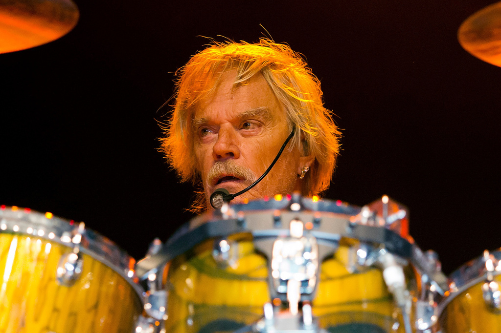 Frank Beard, drummer of boogie-rock trio ZZ Top, dies at 77 Frank Beard, drummer of boogie-rock trio ZZ Top, dies at 77