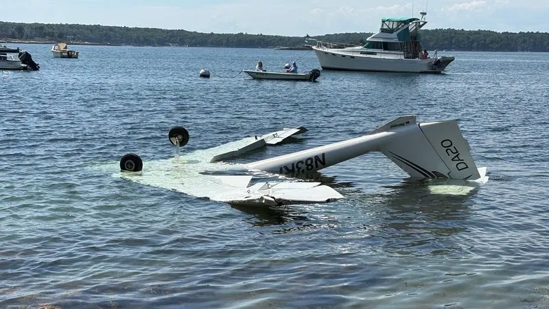2 people on board small plane that crashed in ocean in Bristol 2 people on board small plane that crashed in ocean in Bristol