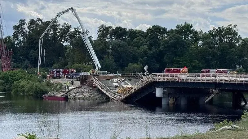 Section of Old Town bridge under construction collapses